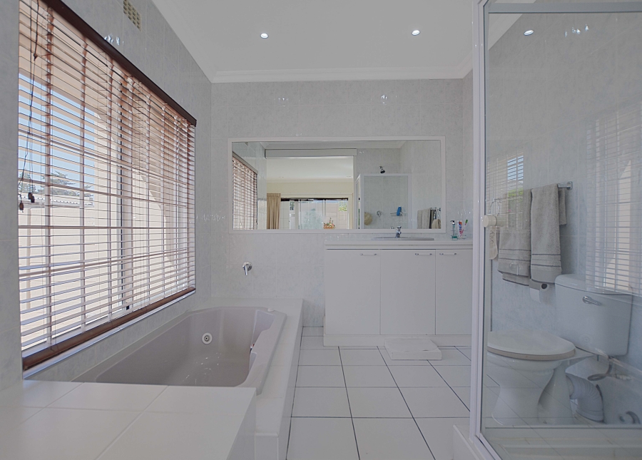 4 Bedroom Property for Sale in West Beach Western Cape